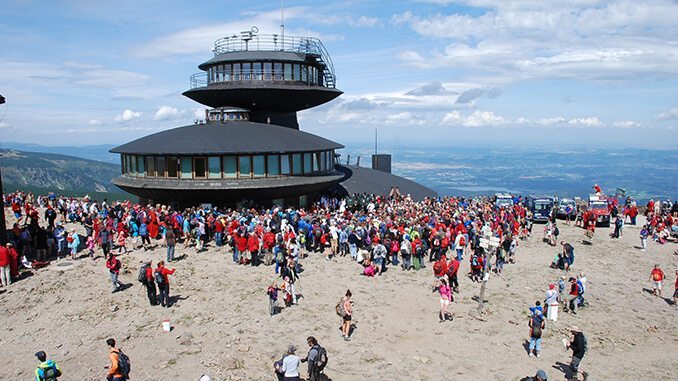 LATO NA ŚNIEŻCE 1977