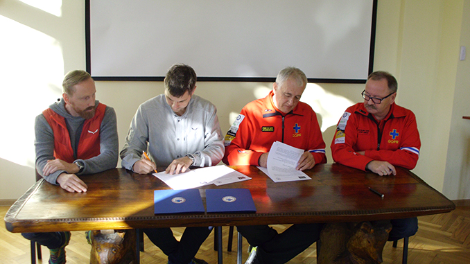 SALEWA PODPISUJE UMOWĘ Z GOPR