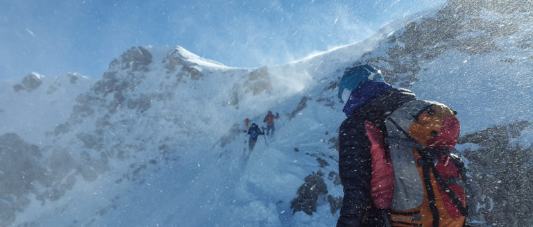 SKITURY - EKSPERCI OSTRZEGAJĄ PRZED NIEBEZPIECZEŃSTWAMI