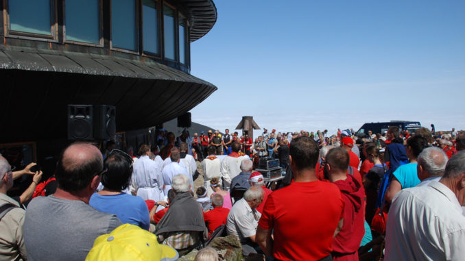 DZIEŃ ŚW. WAWRZYŃCA – TYSIĄCE TURYSTÓW NA ŚNIEŻCE