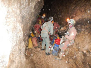 WIELKA AKCJA RATUNKOWA W JASKINI RIESENDING