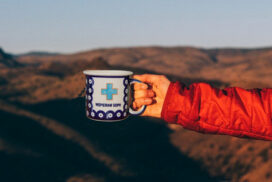 TO TYLKO ZWYKŁY KUBEK