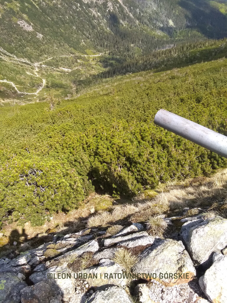 RDZEWIEJĄ ARMATY NA ŚNIEŻCE