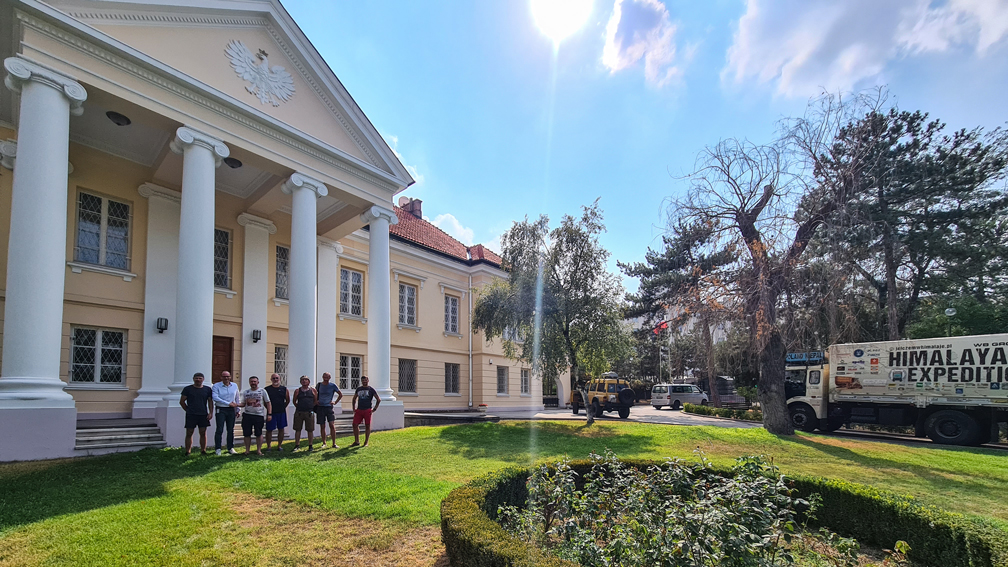 JELCZ JEDZIE W HIMALAJE