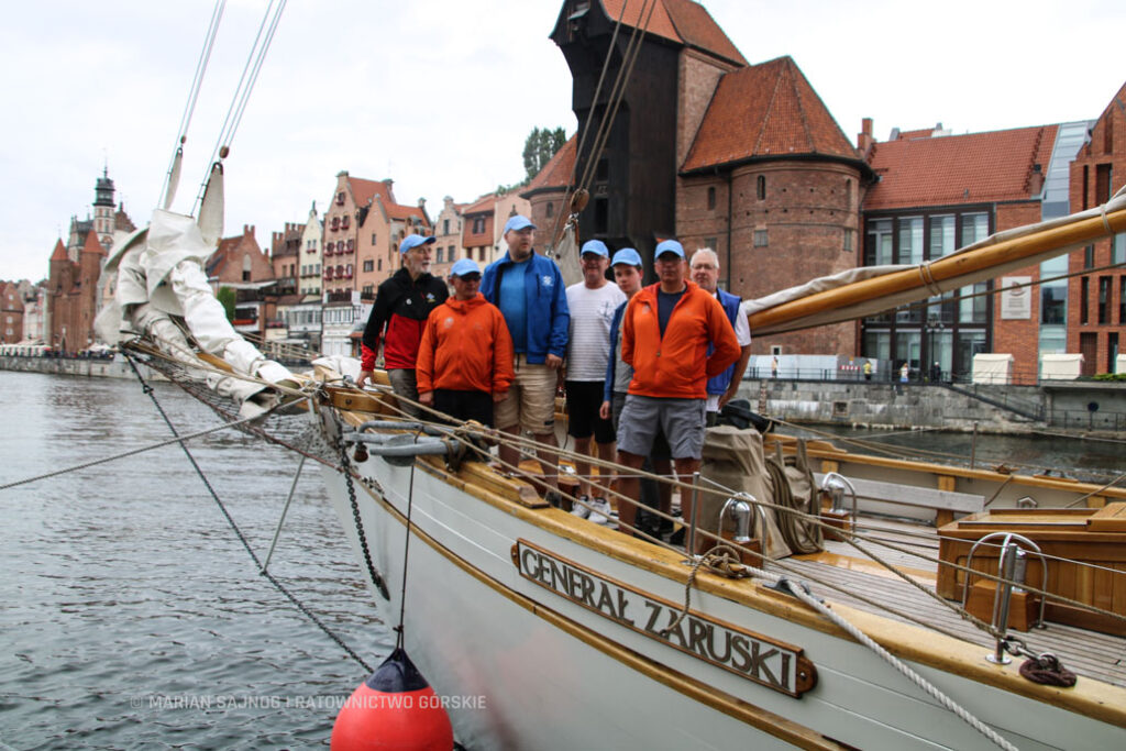 TRZYSTA MIL BAŁTYCKIEJ ŻEGLUGI