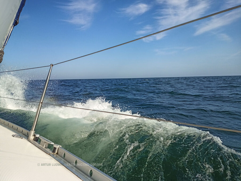 TRZYSTA MIL BAŁTYCKIEJ ŻEGLUGI